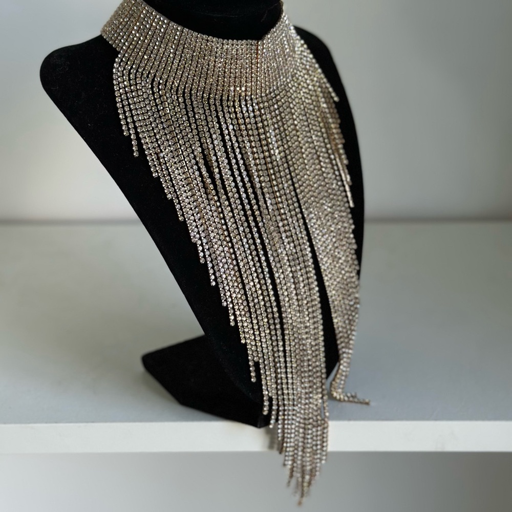 Elegant Gold Statement Necklace